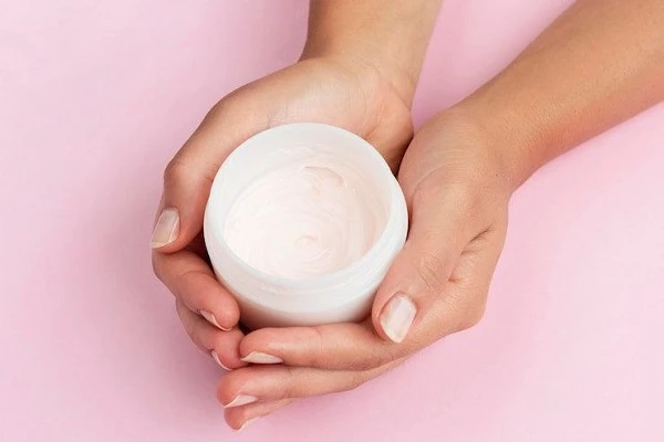 مدارک لازم برای دریافت مجوز تولید کرم دست و صورت