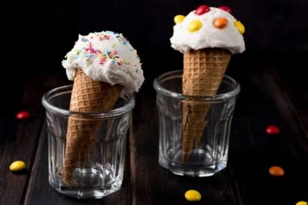 مدارک و تخصص‌های مورد نیاز برای دریافت مجوز تولید بستنی و فالوده